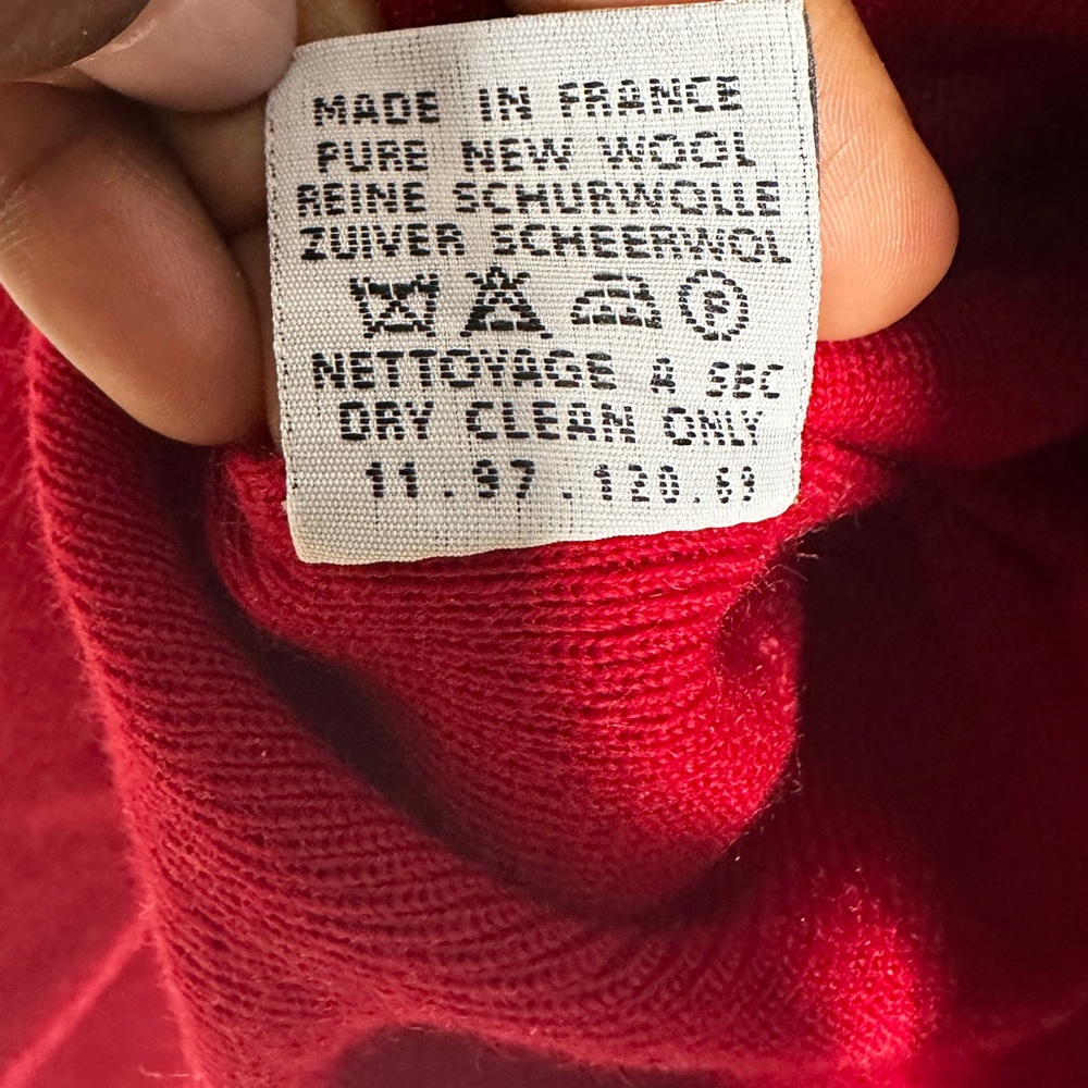 Pure wool Saint James Red Knit with Gold Button - Picture 8 of 10